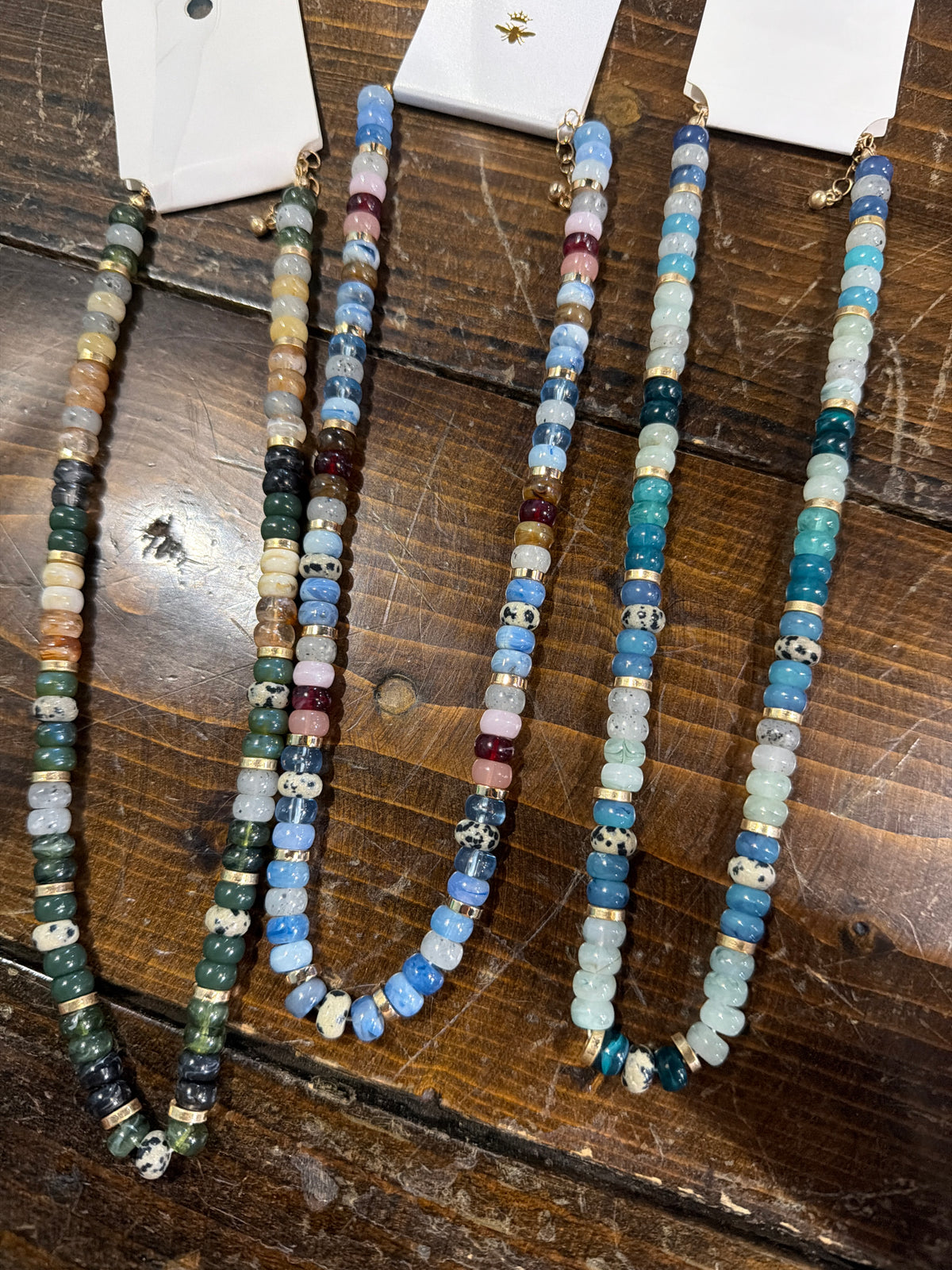 Mixed bead short necklace