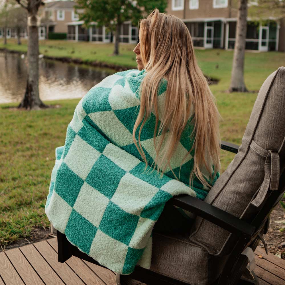 Teal Checkered Cute Throw Blanket: Teal